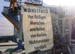 Ueber Zehn Kilometer Protestlawine Waelzte Sich Durch Jena 17